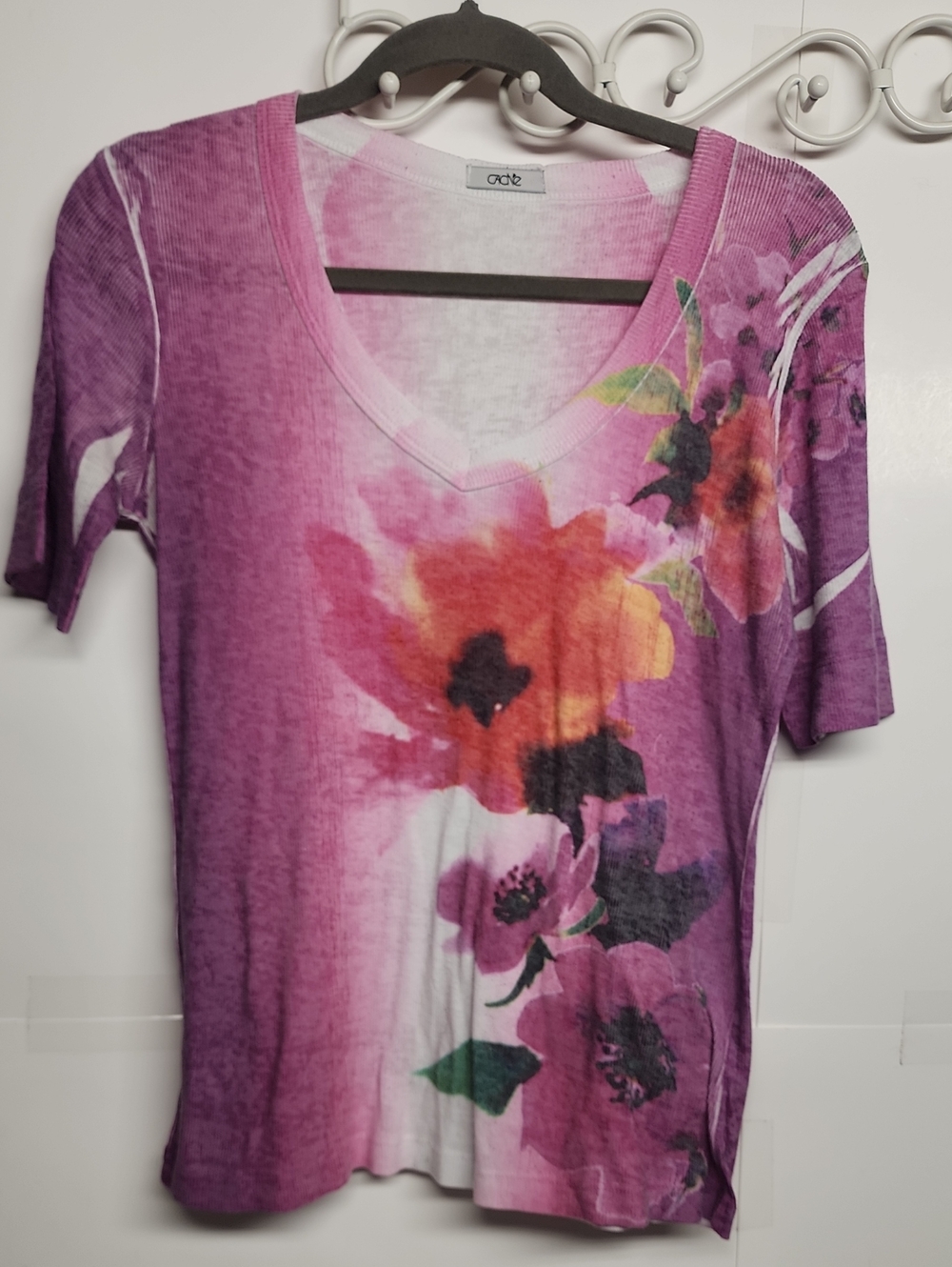 Cache Vtg Pink Purple Floral VNeck Women's  Short Sleeve Top Gardencore Feminine